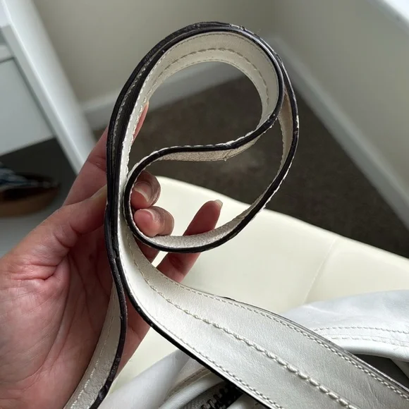 Coach White Sling /Shoulder Leather Bucket Bag - Picture 7 of 13